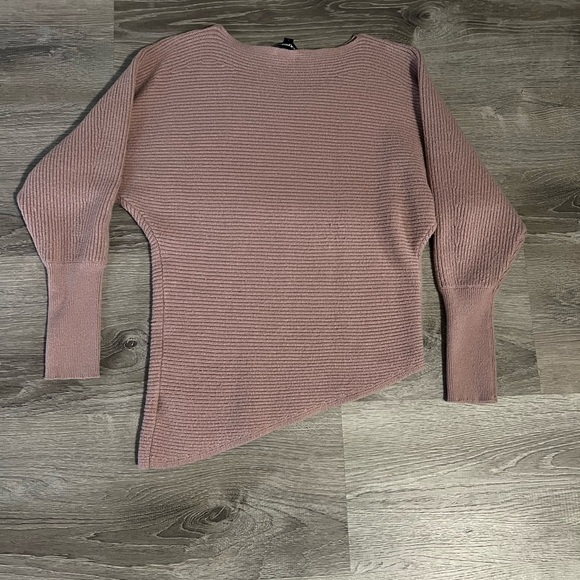 Express Sweater - Picture 3 of 4